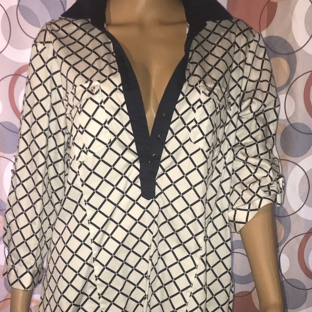 Blue & White Diamond Design pullover shirt